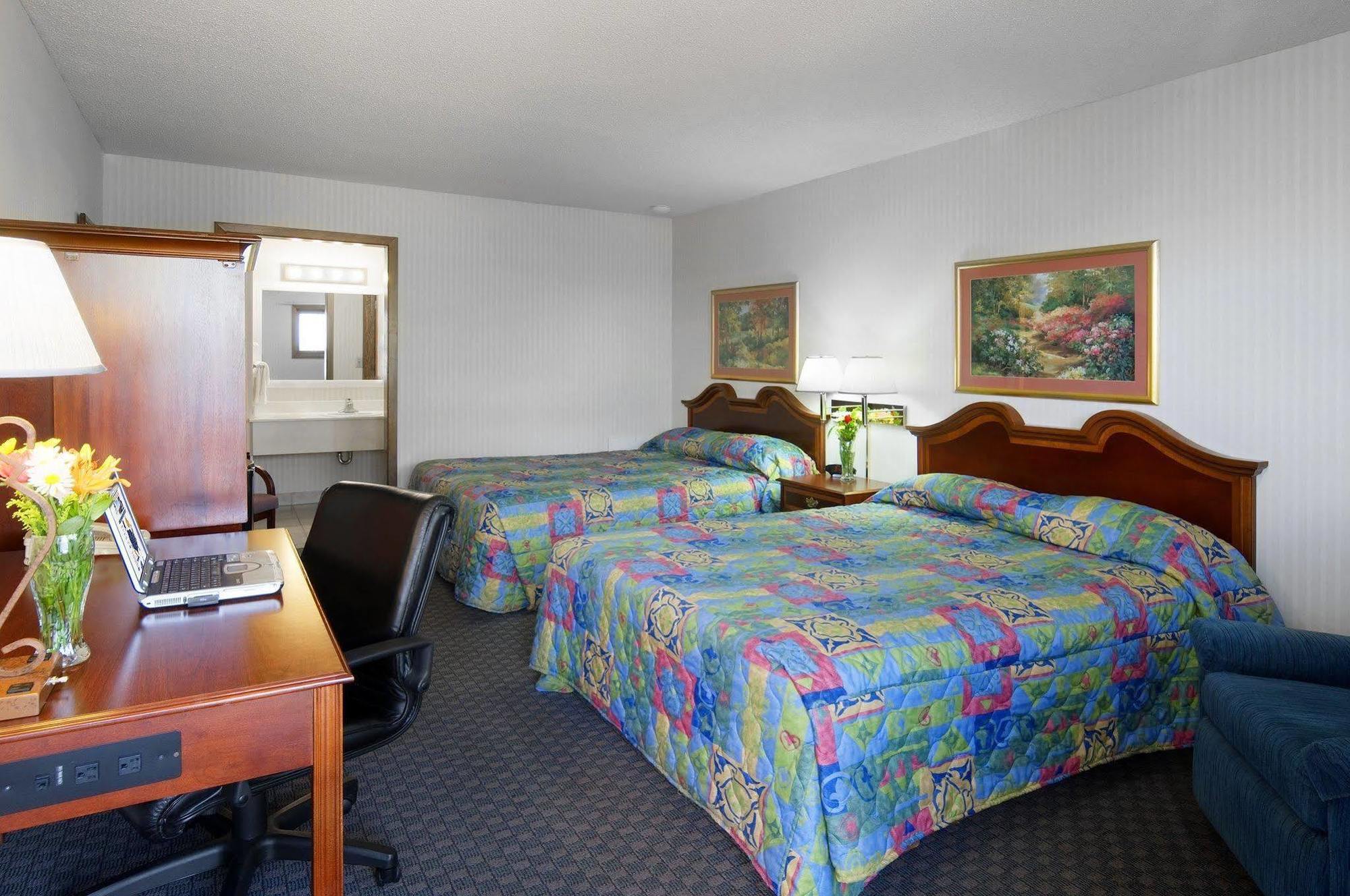Americas Best Value Palmer Inn York Exterior foto